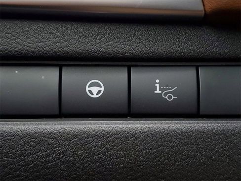 Used 2026 Nissan Rogue Platinum w/ Platinum Premium Package image 35