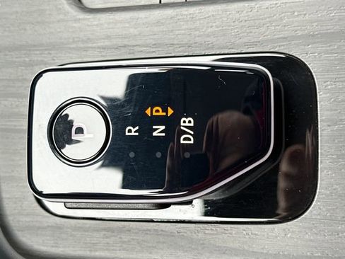 Used 2024 Nissan Ariya AWD image 19