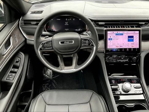 New 2025 Jeep Grand Cherokee L Overland image 16