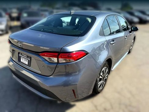 Used 2021 Toyota Corolla L image 6