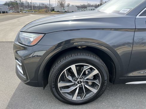 Used 2021 Audi Q5 Premium w/ Convenience Package image 13