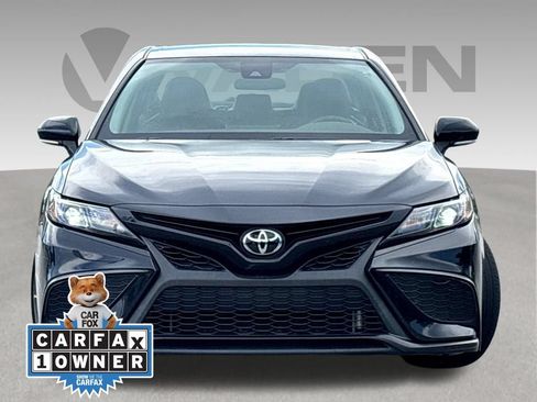 Used 2023 Toyota Camry SE FWD image 2