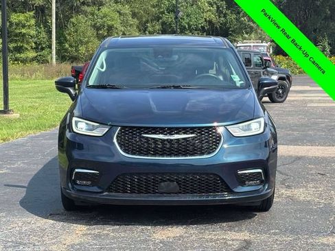 Used 2023 Chrysler Pacifica Touring-L FWD image 33