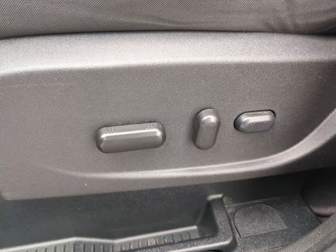 Used 2017 Ford Escape SE image 16