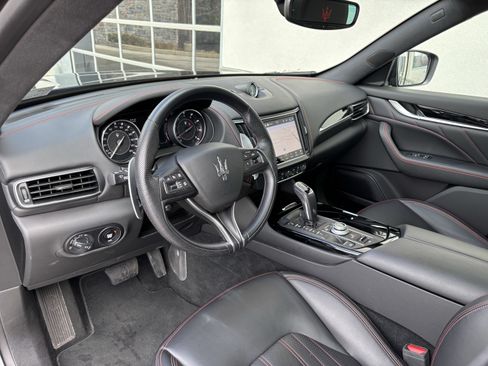 Used 2022 Maserati Levante GT AWD/4WD image 8