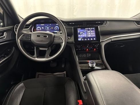 Used 2023 Jeep Grand Cherokee L Laredo AWD/4WD image 27