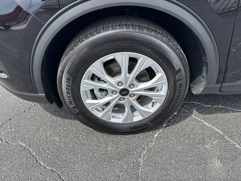Used 2025 Ford Escape Active FWD image 12