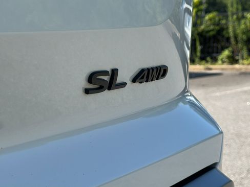 Certified 2024 Nissan Pathfinder SL w/ Black Appearance Package image 9