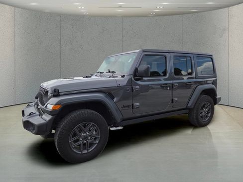 Used 2024 Jeep Wrangler Unlimited Sport AWD/4WD image 10