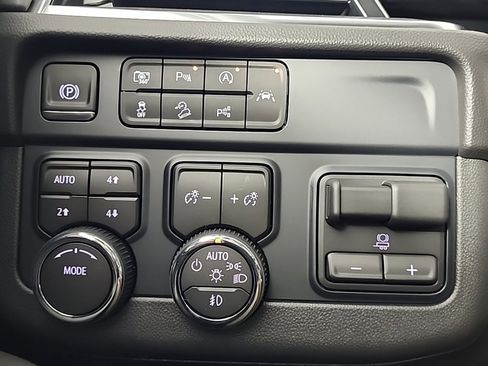 New 2026 Chevrolet Suburban Z71 w/ Comfort Package image 44