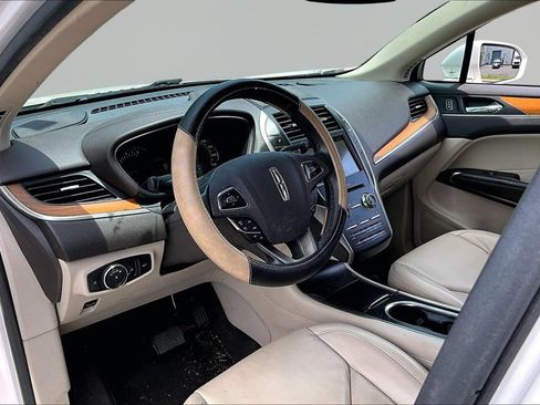 Used 2018 Lincoln MKC Select w/ Select Plus Package FWD image 12