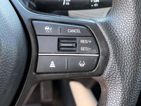 Certified 2023 Honda HR-V LX image 17