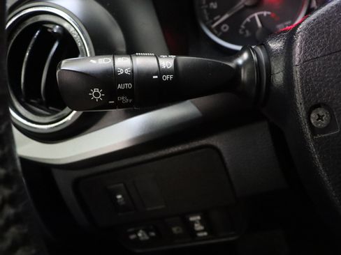 Used 2021 Toyota Tacoma TRD Off-Road w/ Technology Package AWD/4WD image 25