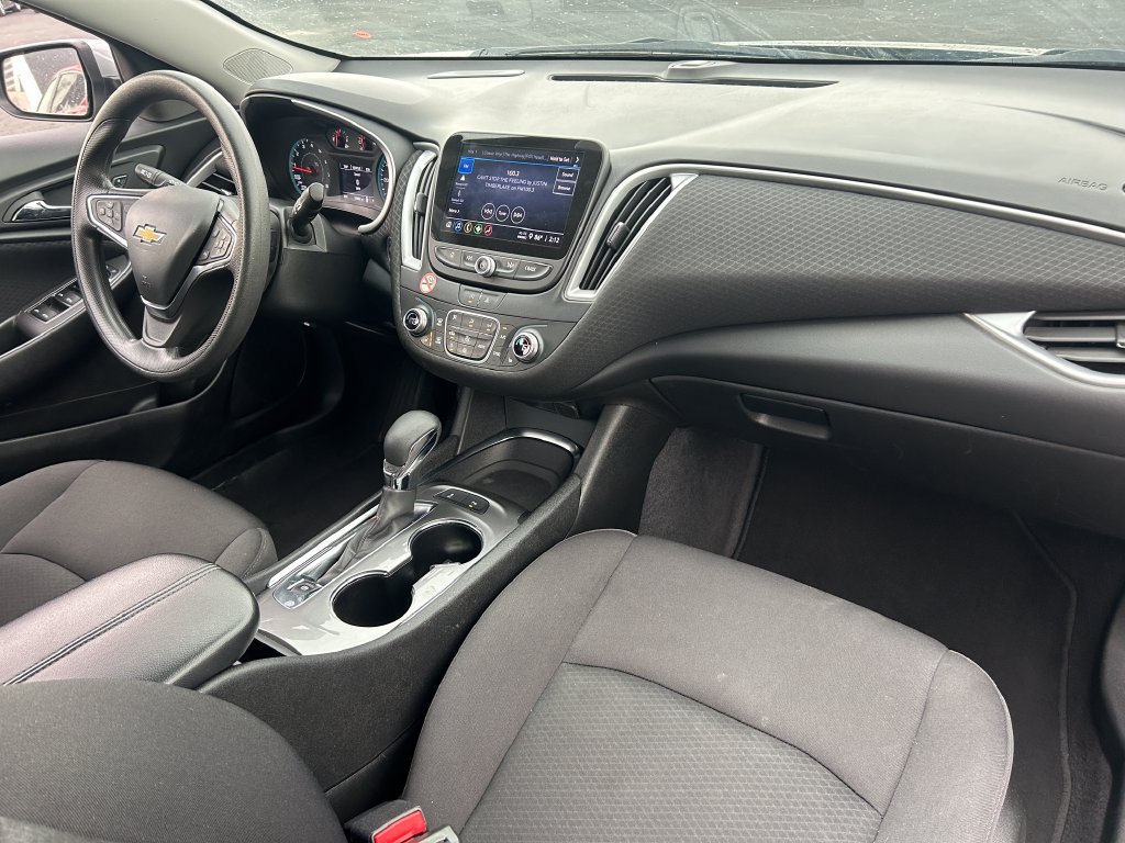 Used 2024 Chevrolet Malibu LT FWD image 30