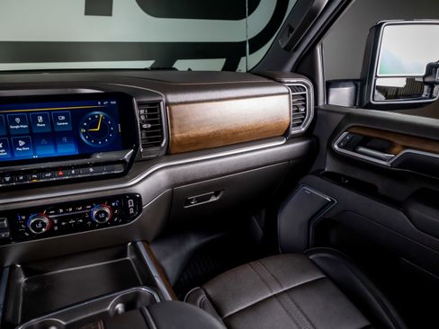 Used 2025 Chevrolet Silverado 2500 High Country w/ High Country Premium Package image 7