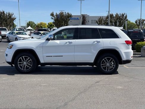 Used 2017 Jeep Grand Cherokee Limited w/ Luxury Group II AWD/4WD image 6