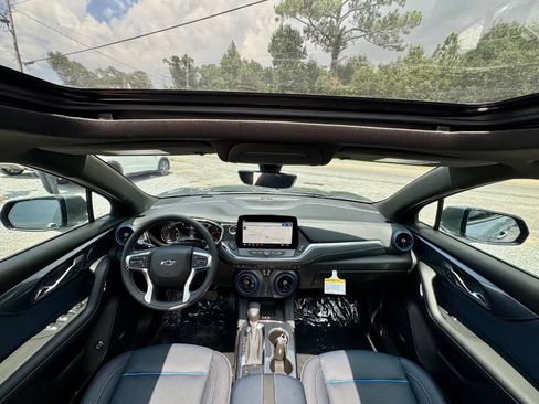 Used 2025 Chevrolet Blazer RS w/ Driver Confidence II Package FWD image 11