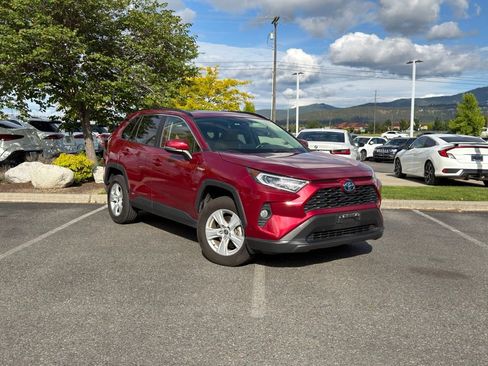 Used 2020 Toyota RAV4 XLE w/ Convenience Package AWD/4WD image 1