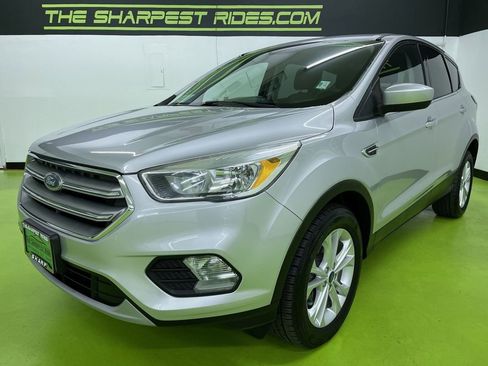 Used 2017 Ford Escape SE image 5