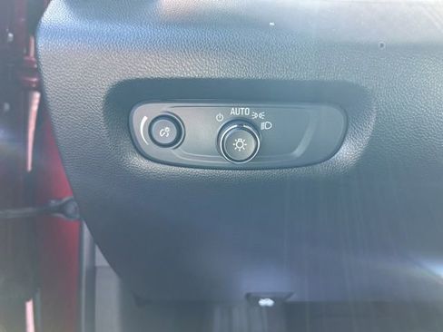 Used 2023 Chevrolet Traverse RS FWD image 30
