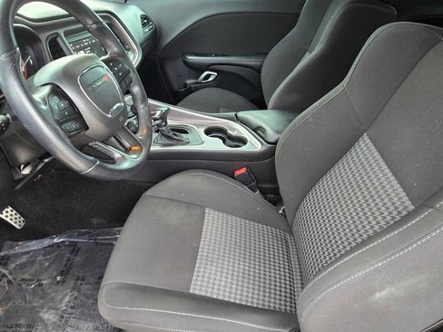 Used 2022 Dodge Challenger R/T w/ Driver Convenience Group image 16