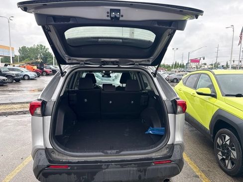 Used 2023 Toyota RAV4 LE AWD/4WD image 22