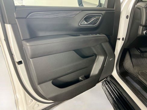 Used 2023 GMC Yukon SLT w/ SLT Premium Package AWD/4WD image 18