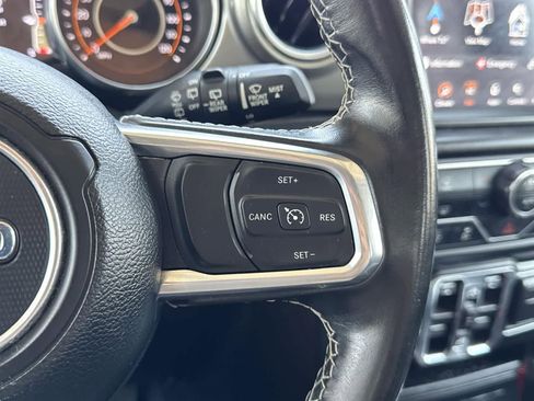 Used 2022 Jeep Wrangler Unlimited Sahara image 11