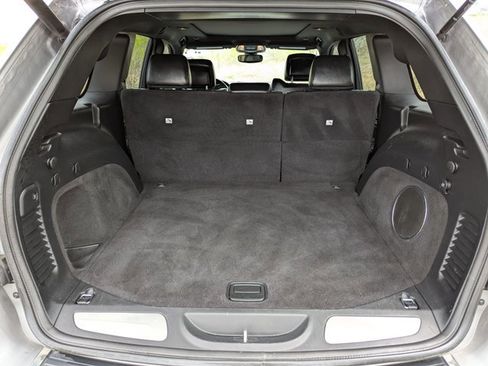 Used 2019 Jeep Grand Cherokee Limited w/ Luxury Group II image 6