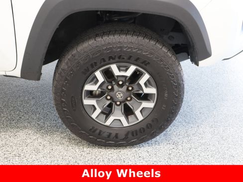 Used 2023 Toyota Tacoma TRD Off-Road w/ Technology Package image 5