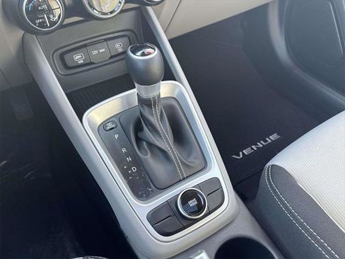Certified 2024 Hyundai Venue SEL image 31