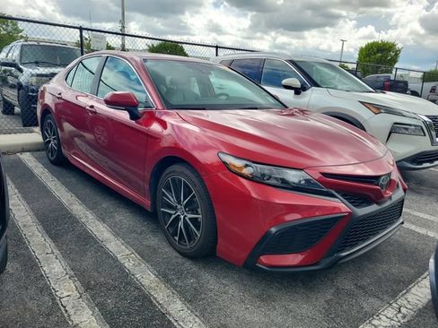 Used 2024 Toyota Camry SE FWD image 2