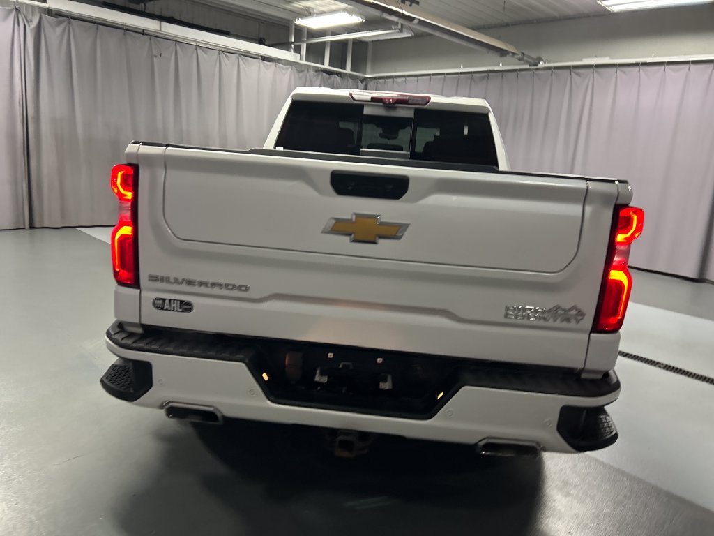Used 2022 Chevrolet Silverado 1500 High Country w/ Technology Package AWD/4WD image 6
