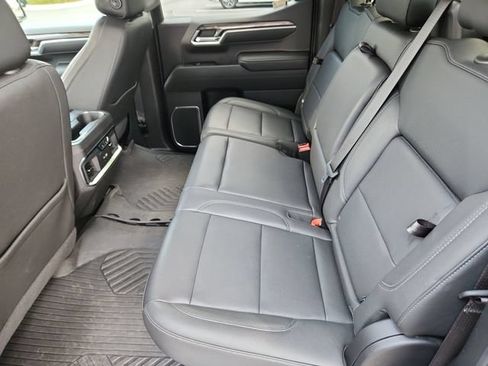 Used 2022 Chevrolet Silverado 1500 LTZ w/ LTZ Premium Package AWD/4WD image 17