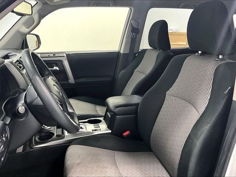 Used 2024 Toyota 4Runner SR5 AWD/4WD image 26
