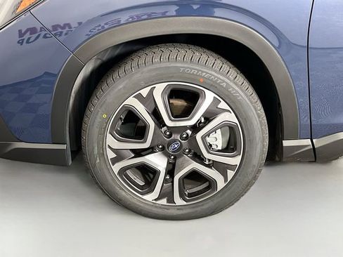 Used 2024 Subaru Ascent Limited image 28