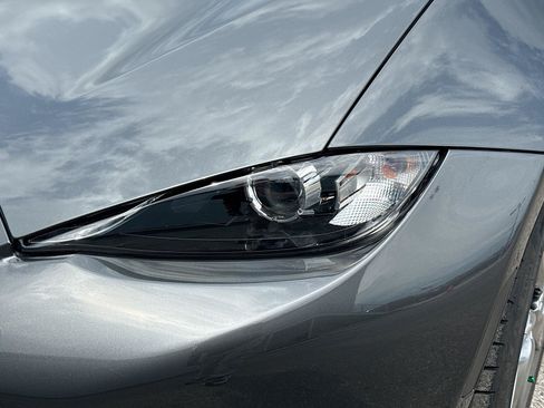 Used 2022 MAZDA MX-5 Miata Grand Touring w/ Weather Package RWD image 9