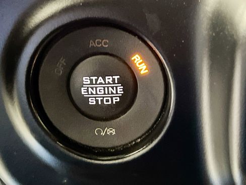 Used 2022 Jeep Gladiator Rubicon w/ Advanced Safety Group image 23