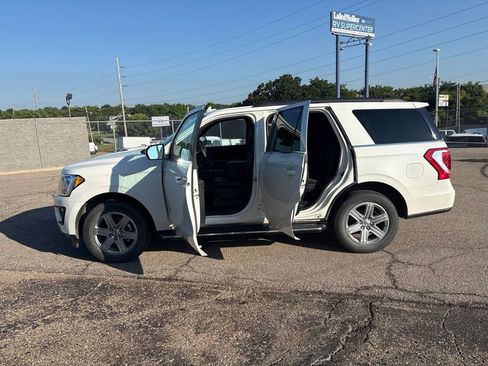 Used 2021 Ford Expedition XLT AWD/4WD image 4