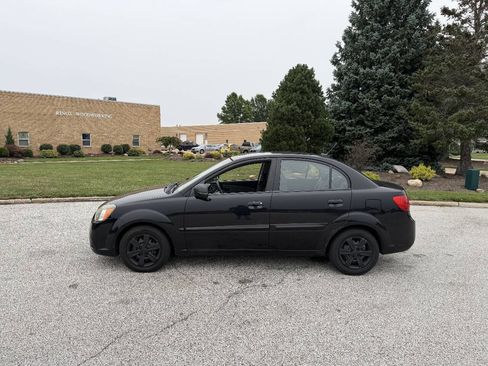 Used 2011 Kia Rio LX w/ Value Pkg FWD image 2