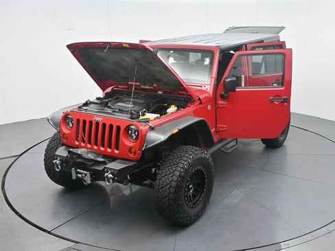 Used 2012 Jeep Wrangler Unlimited Rubicon w/ Connectivity Group AWD/4WD image 36