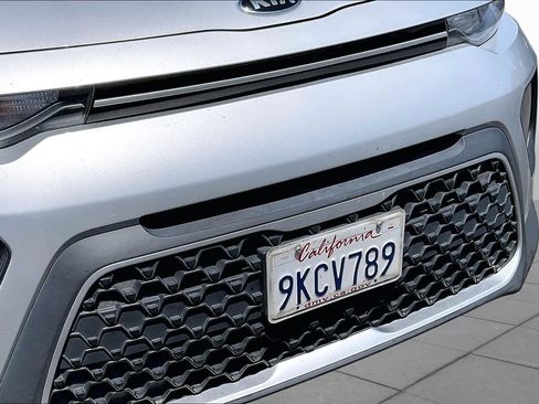 Used 2020 Kia Soul S FWD image 29
