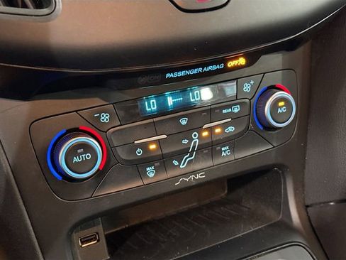 Used 2018 Ford Focus SE image 16