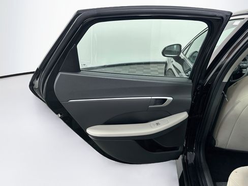 Used 2025 Hyundai Sonata SEL FWD image 27
