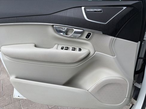 Used 2020 Volvo XC90 T5 Momentum w/ Protection Package Premier image 71