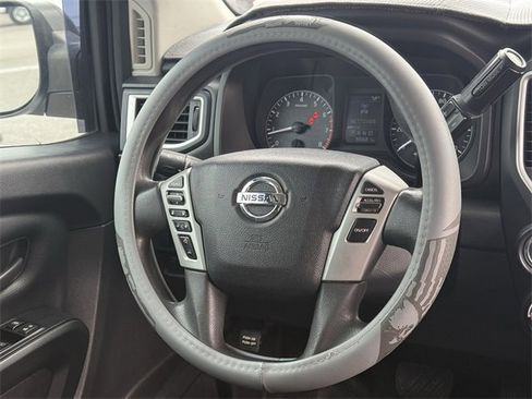 Used 2017 Nissan Titan S image 21