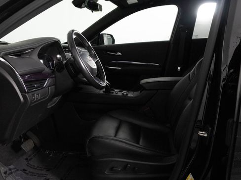 Used 2023 Cadillac XT4 Luxury w/ Cold Weather Package image 19