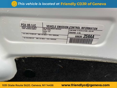 Used 2024 Chrysler Pacifica Touring-L image 27