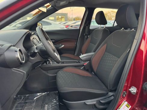 Used 2024 Nissan Kicks SR image 9