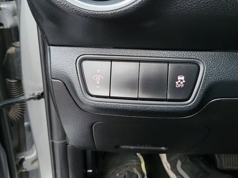 Used 2023 Kia Forte LXS image 12